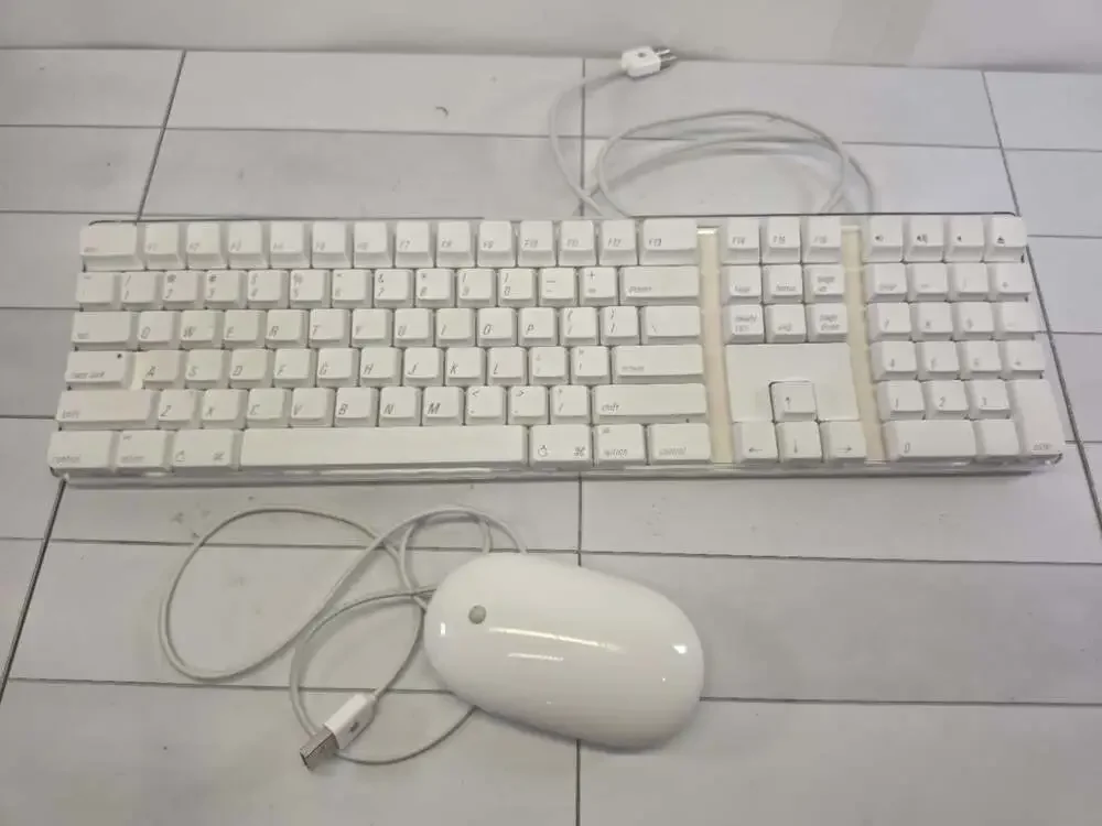 Apple A1048 Wired Keyboard, White, Includes Apple Wired Mighty Mouse A1152